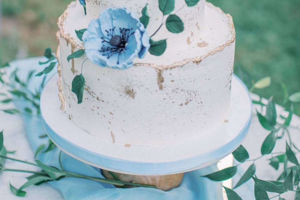 Abstract Gold & Blue Cake