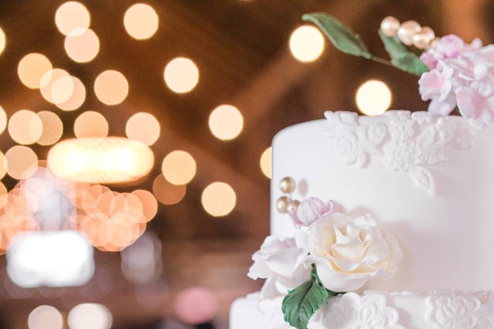 Sugar rose wedding cake