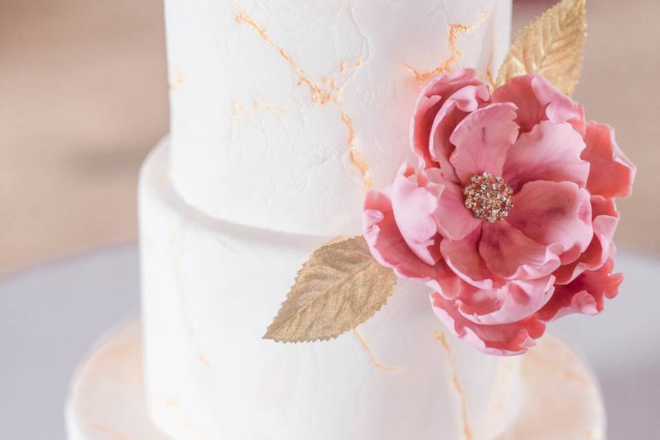 Marbled gold wedding cake