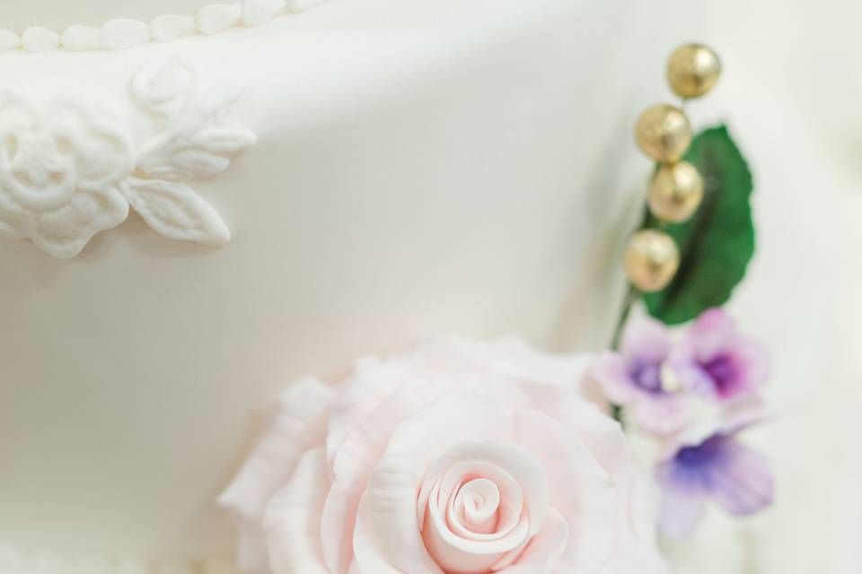 Elegant sugar rose cake