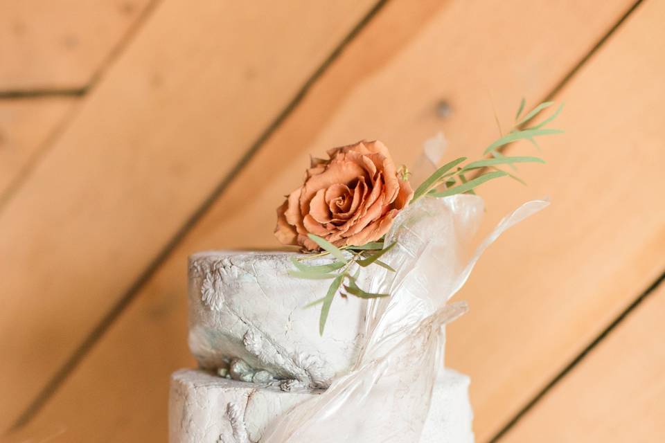 Gray Rough Stone Wedding cake