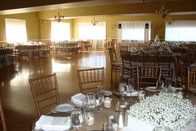 Wedding table setting