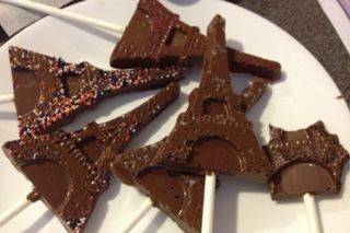 Chocolate Eiffel Tower Lollipops