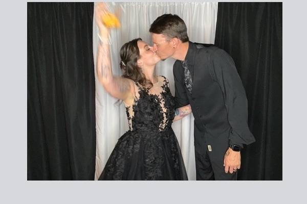 Morales Photo Booth RentalMora