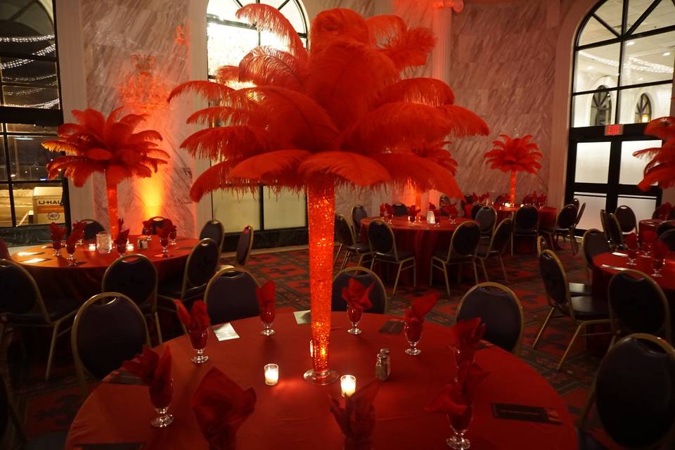 Rose gold candelabra ostrich feather centerpiece - RentalCenterpiece