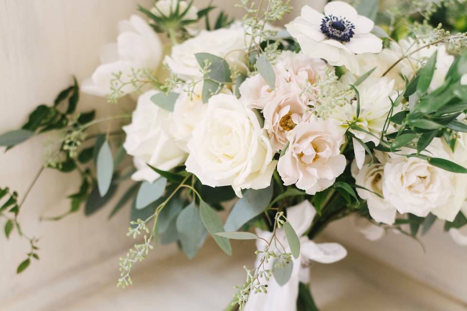 White bridal bouquet