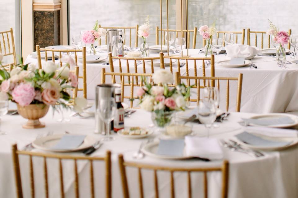 Lush table garland