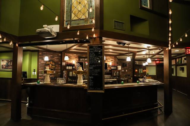 Chloe's at Golden Road Brewing