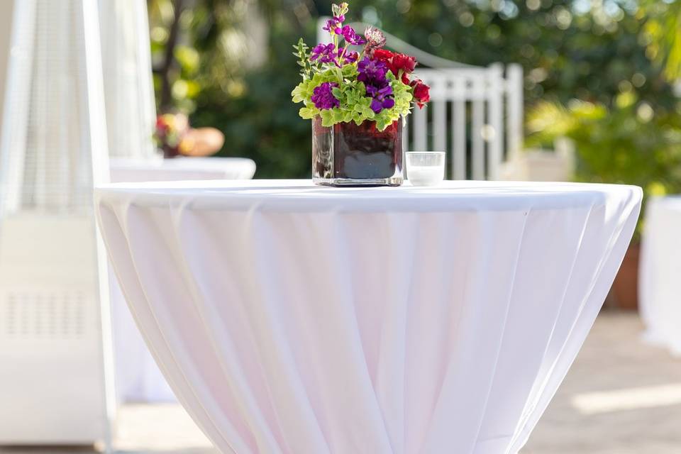 Cocktail table floral