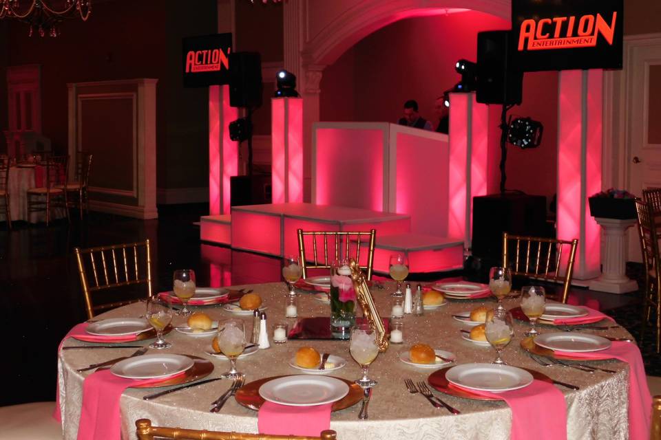 Our Wireless WiFi Lightingsystem to customize your venue