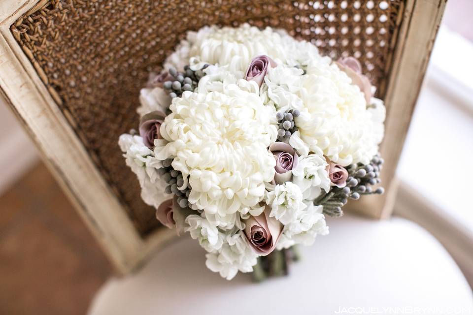 White bridal bouquet