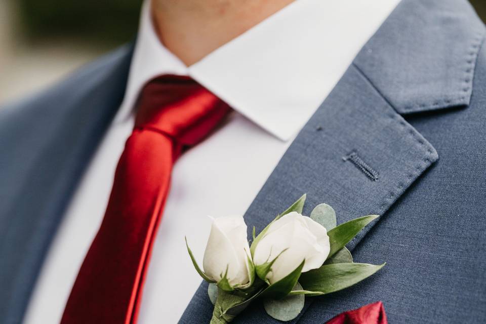 Simple boutonniere