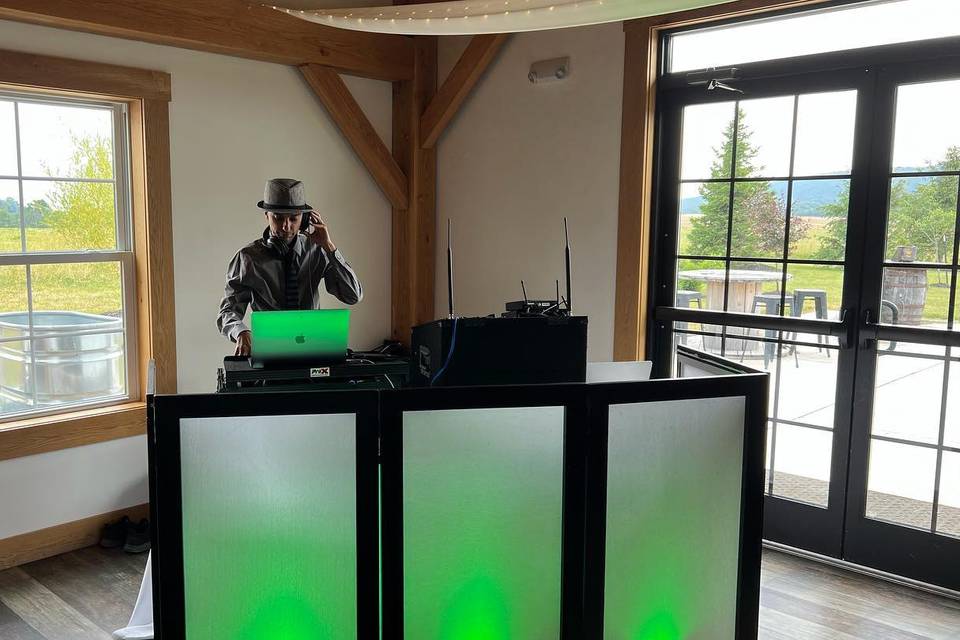 DJ V Events & Entertainment