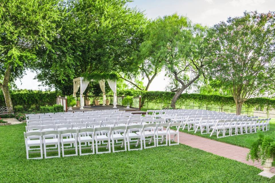 Gardenside Ceremony