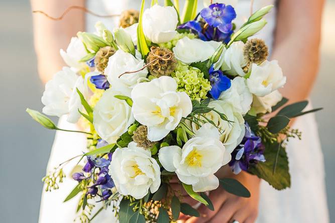 Winter bridal bouquet