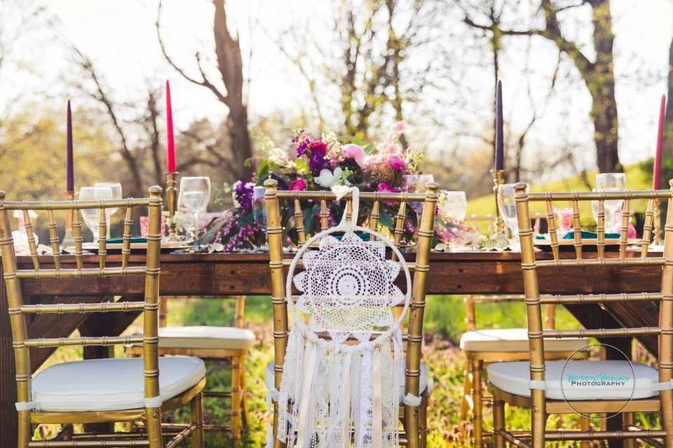 Country Creek Farmhouse Tables