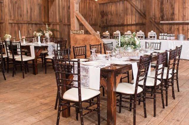 Country Creek Farmhouse Tables