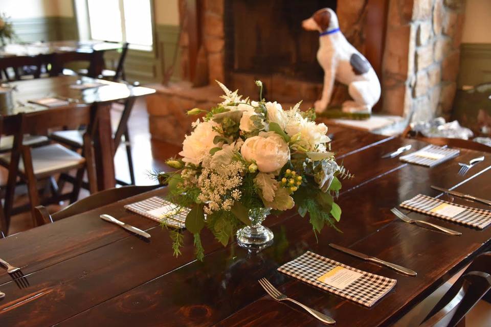 Country Creek Farmhouse Tables