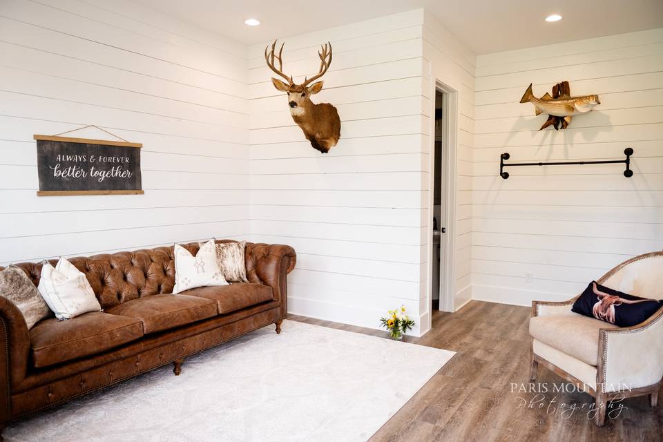 Groom Suite