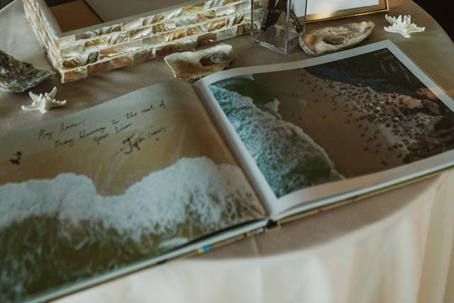 Guest book table