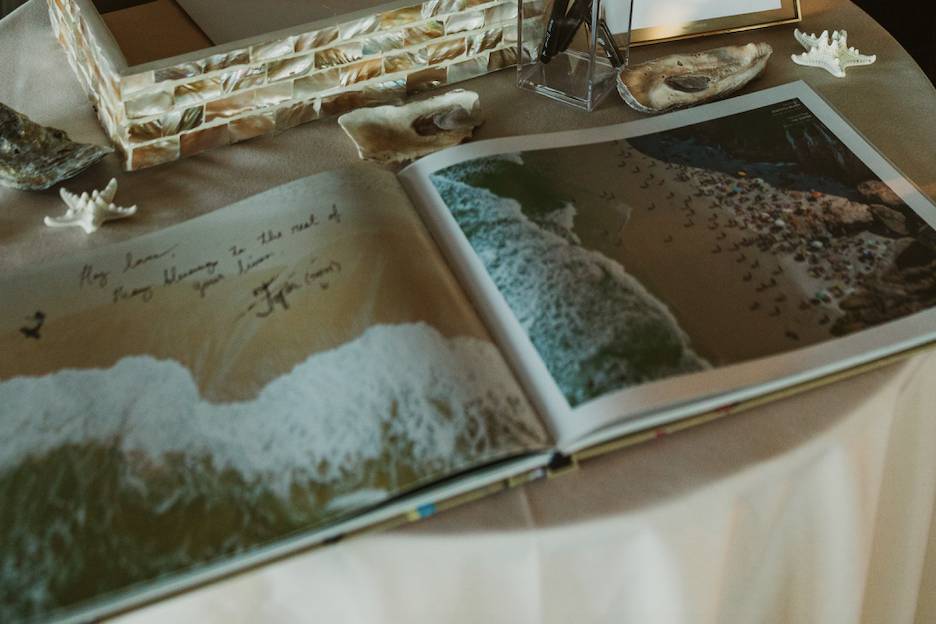 Guest book table
