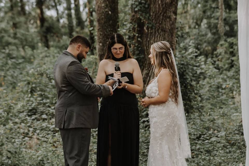 Helene L. - Mobile Notary & Wedding Officiant