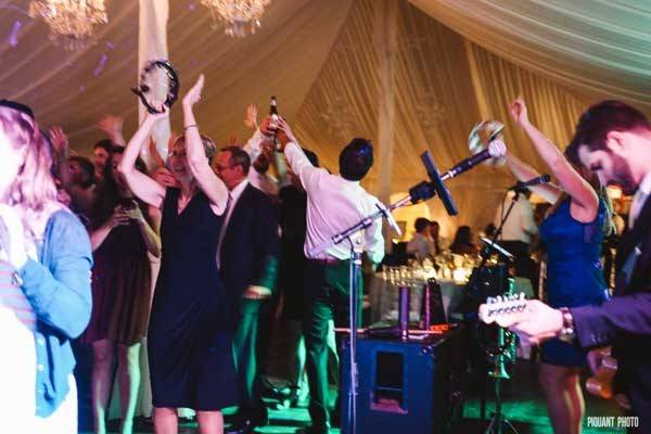 Great crowd at Lee & Jarrod's wedding in Wrentham! Thanks @justinemjohnson for the amazing shots! http://www.piquantphoto.com