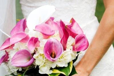 Hand Tied Calla Lilly Bqt