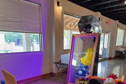 Mirror Booth