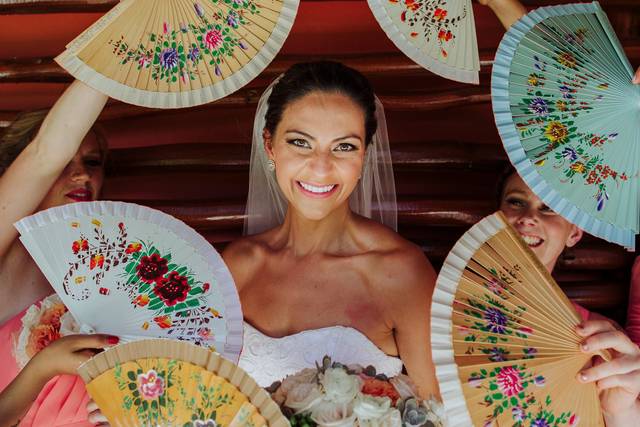 A Guide to Mexican Wedding Traditions | Shine Wedding Invitations