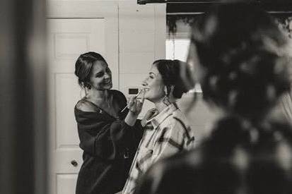 Bridal makeup preparation