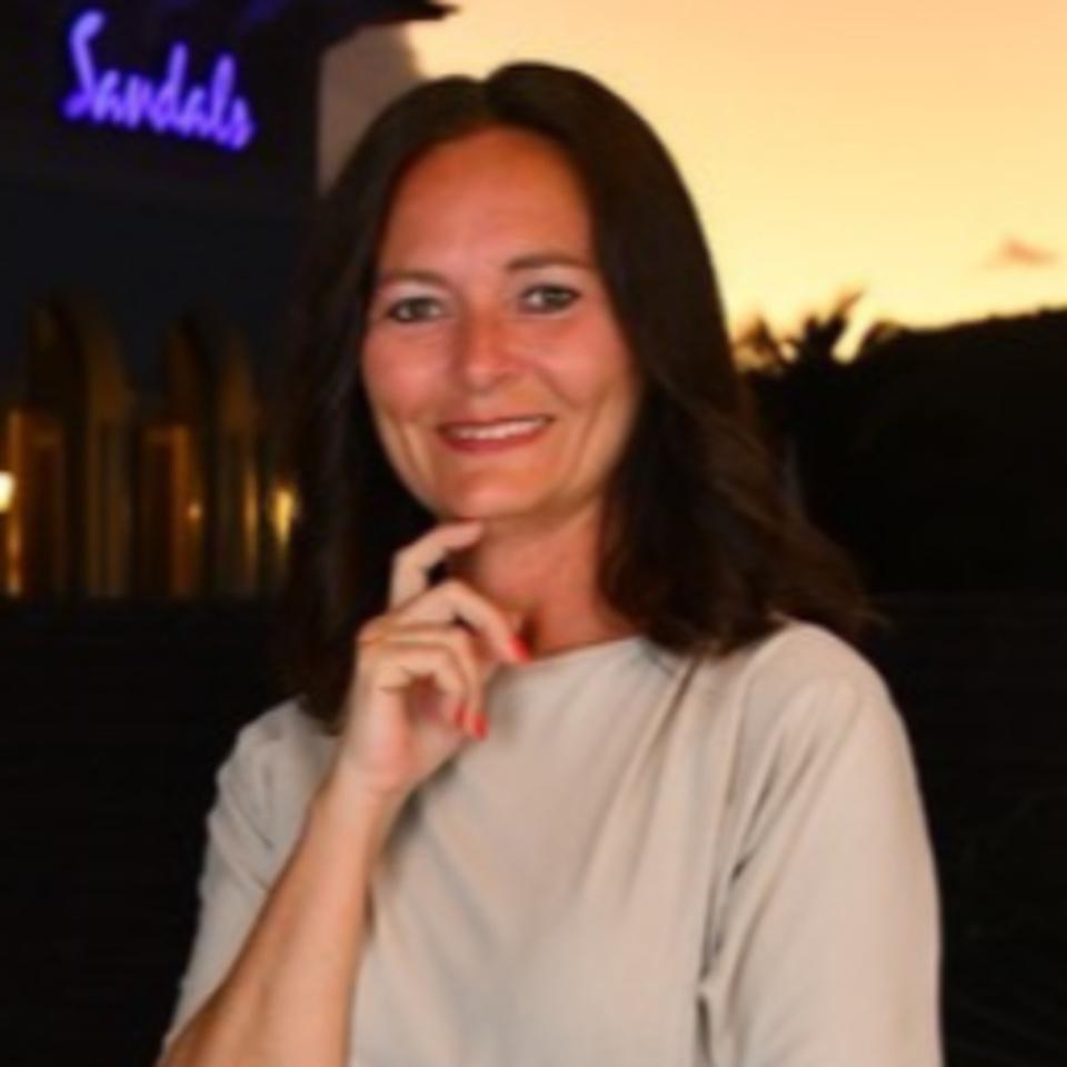 Amelia Adams