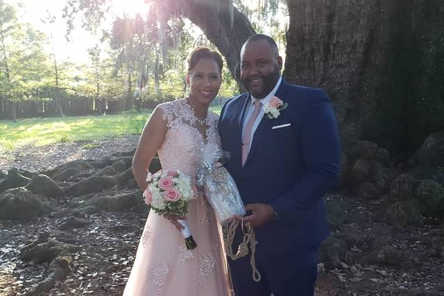 Toomer's Tax, Notary and Wedding Officiant Services