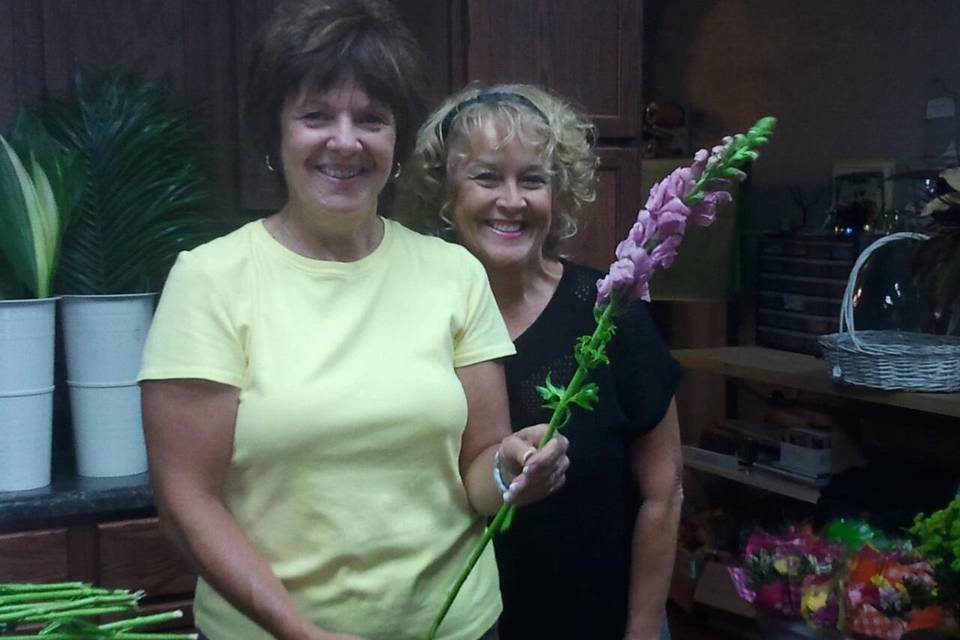 Seasons Floral Gifts & Home Decor