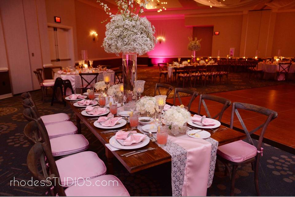 Elegant table scape and family style seating at 1805 on the Boulevard located in the Walt Disney World Resort. Call 407-827-7066 for more information. | www.1805ontheBoulevard.com