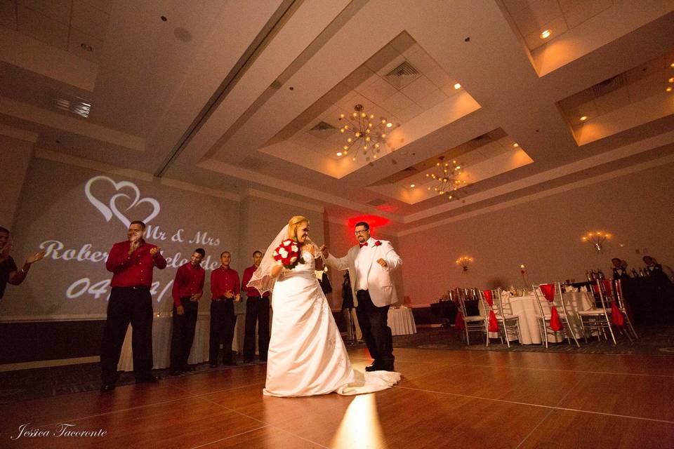 An amazing wedding celebration at 1805 on the Boulevard located in the Walt Disney World Resort. Call 407-827-7066 for more information. | www.1805ontheBoulevard.com