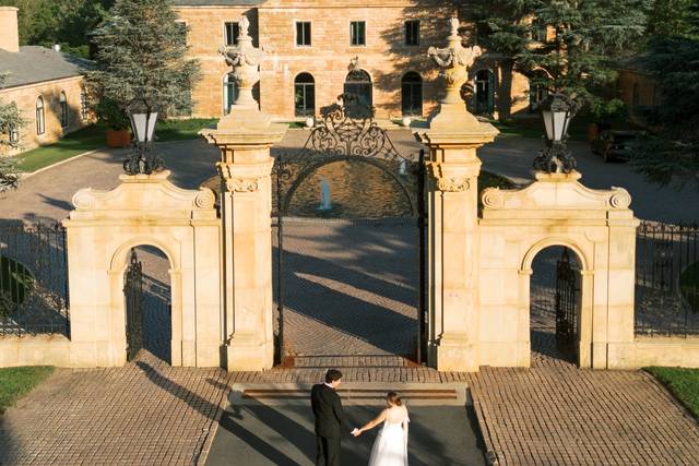White Swan Weds