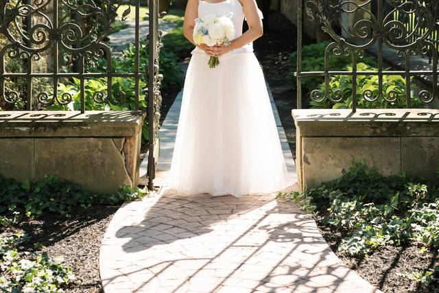 White Swan Weds