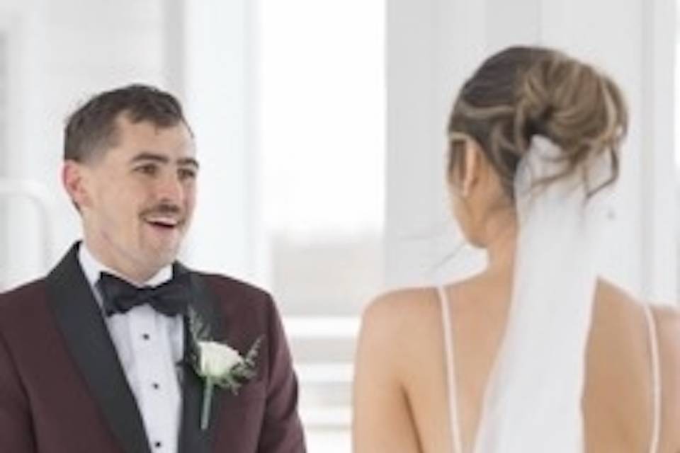 White Swan Weds