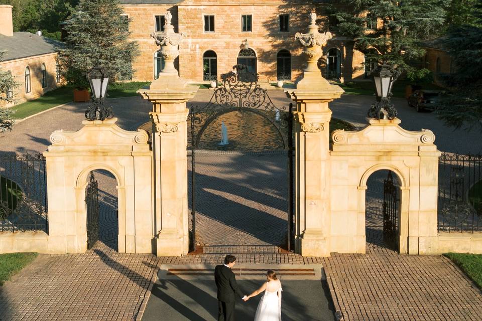 White Swan Weds