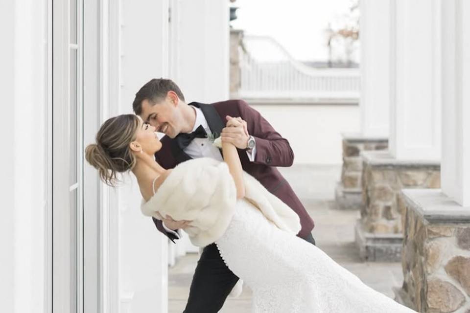 White Swan Weds