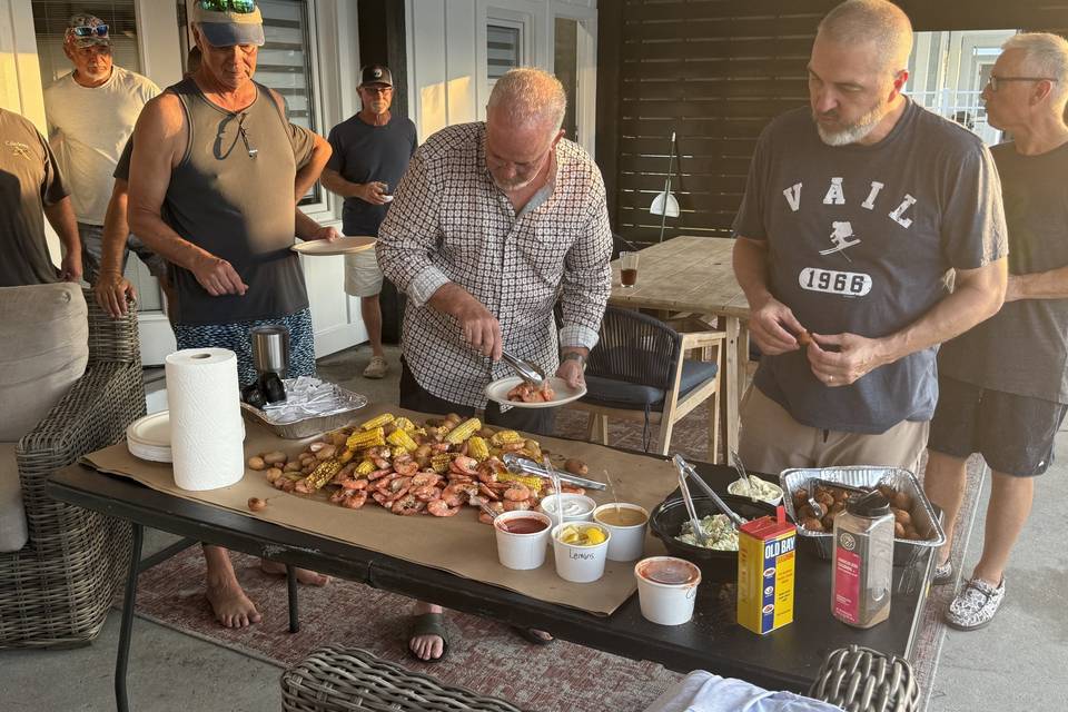 porch-boil-guys-serving-1.jpg