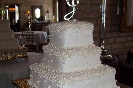 Plain white wedding cake