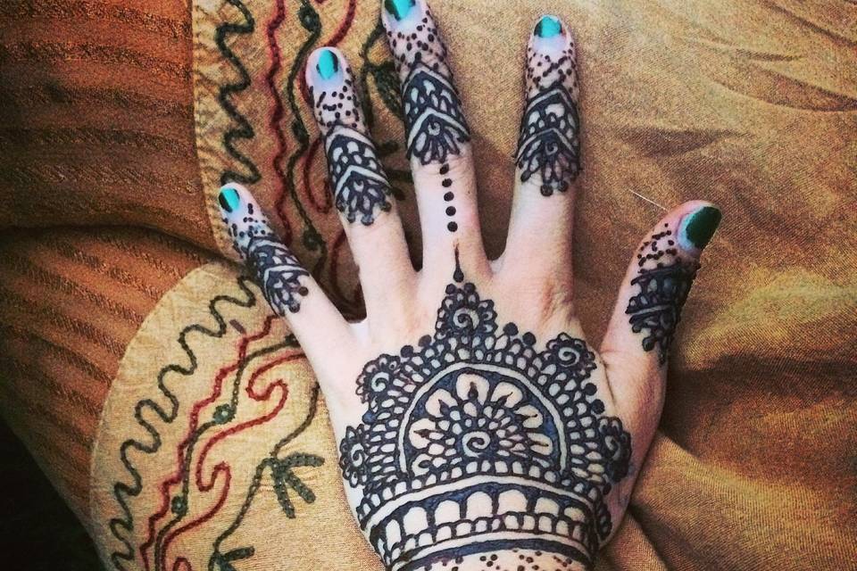 Amazing henna