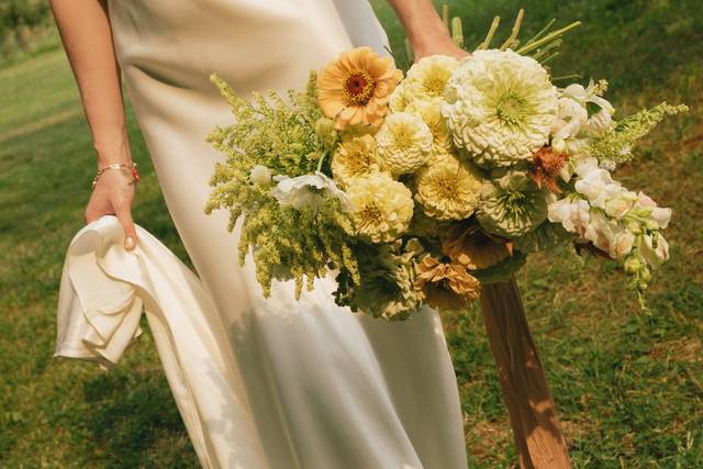 Apple Core Farm DIY Wedding Flowers