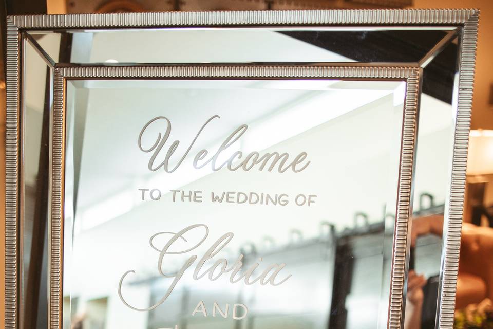 Welcome sign mirror