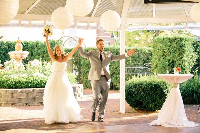 Moments In Time Disc Jockeys, LLC