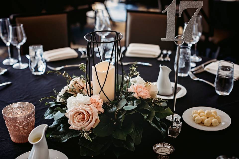Candlelight centerpiece