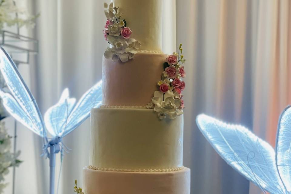 5 TIRED WEDDING CAKE
