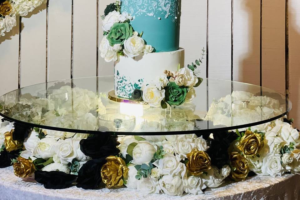 4 TIRED WEDDING CAKE